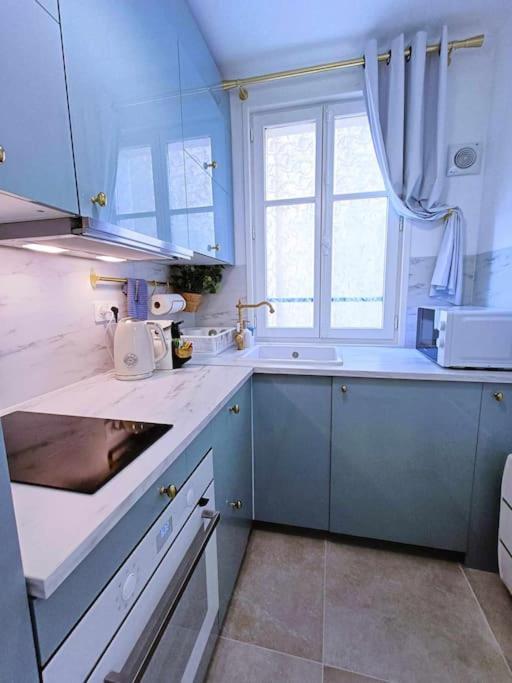 Ferienwohnung Au Petit Trianon Bleu Versailles Exterior foto