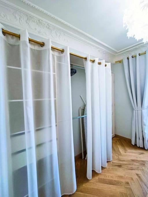 Ferienwohnung Au Petit Trianon Bleu Versailles Exterior foto